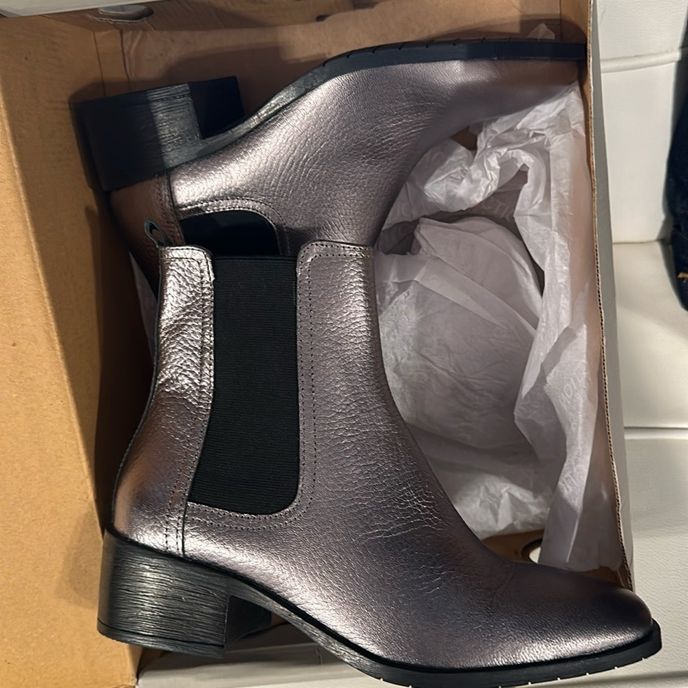 Reaction Kenneth Cole Metallic Ankle Boots